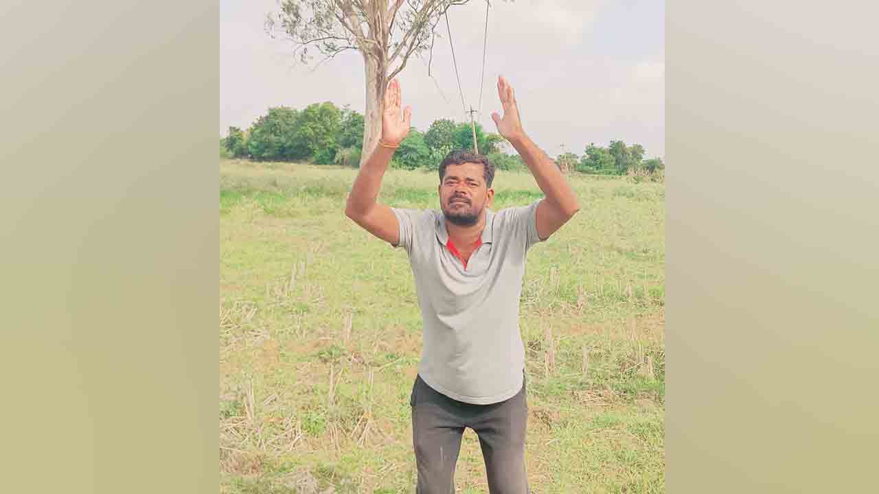 Current loop line | క్షణక్షణం భయం భయంగా.. సారూ విద్యుత్ లూప్లైన్ సరి చేస్తారా.. ? చెయ్యరా.. ?