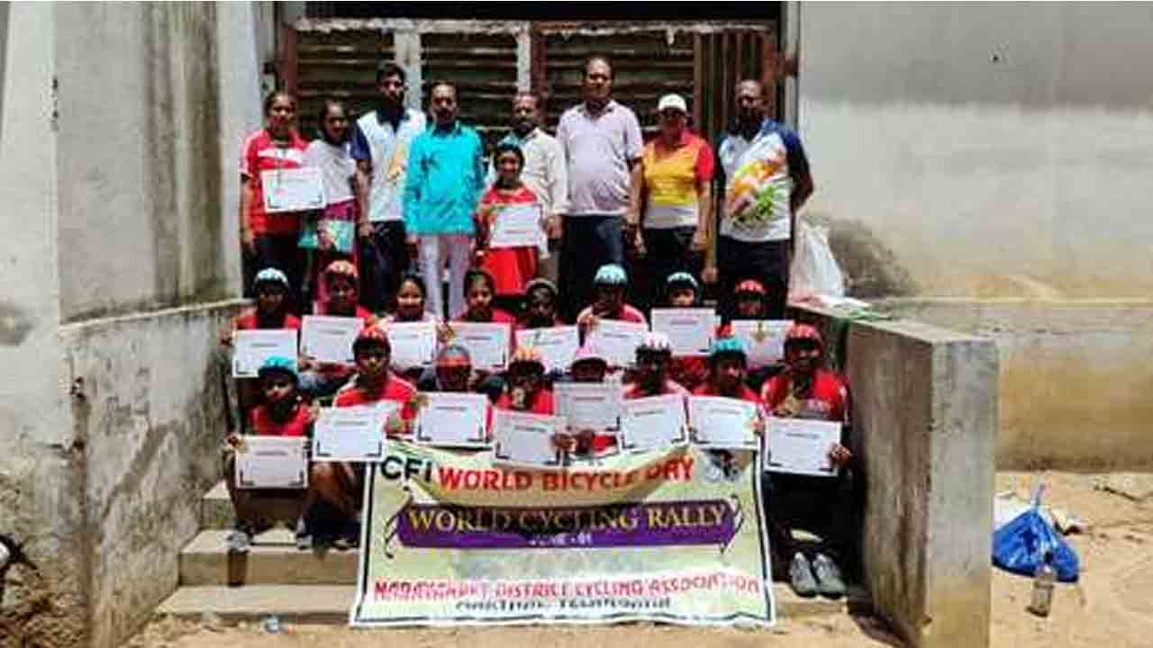 Cycling Competition | రాష్ట్రస్థాయి సైక్లింగ్ పోటీలో జిల్లా క్రీడాకారులు సత్తా చాటాలి