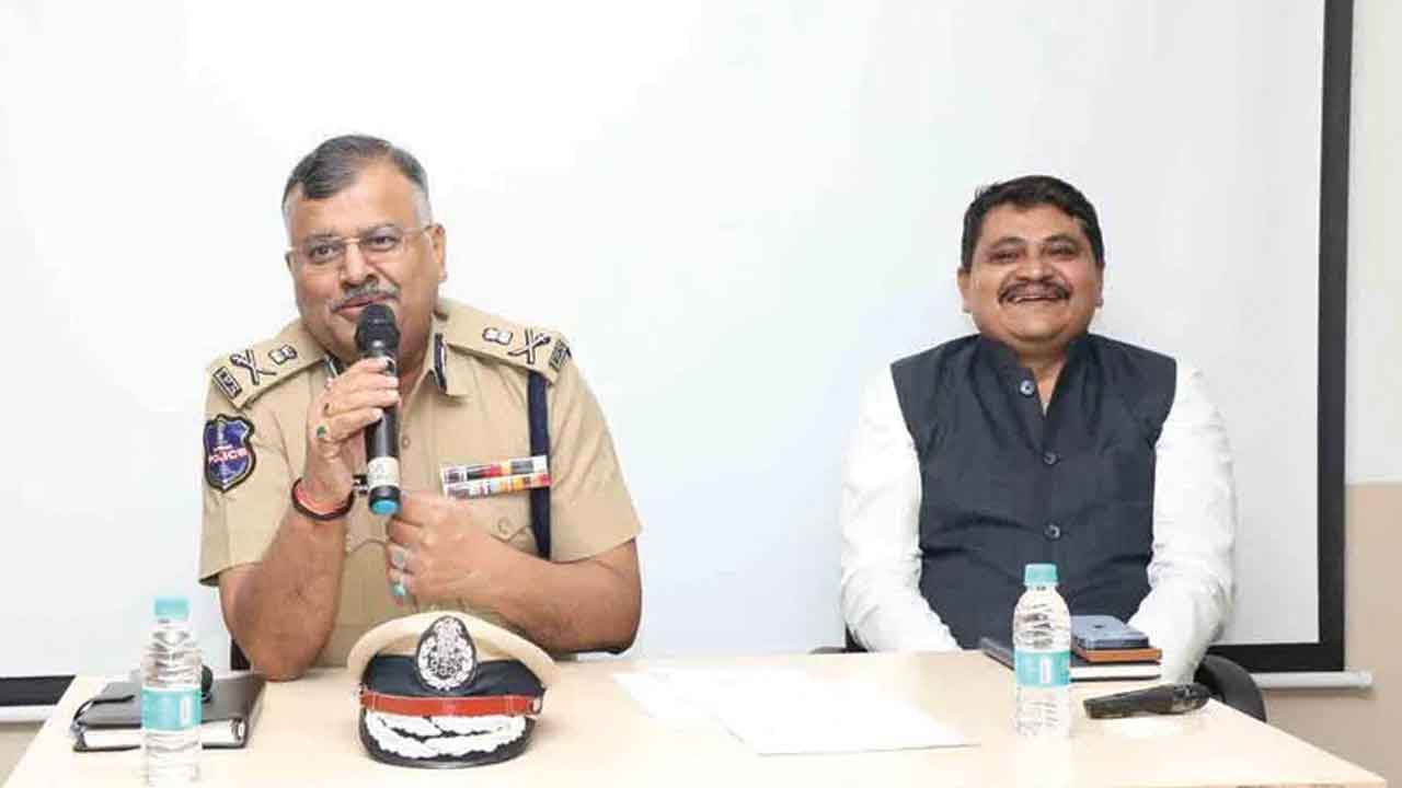 ప్రజల ఫిర్యాదులపై ఎఫ్‌ఐఆర్‌లు కట్టండి