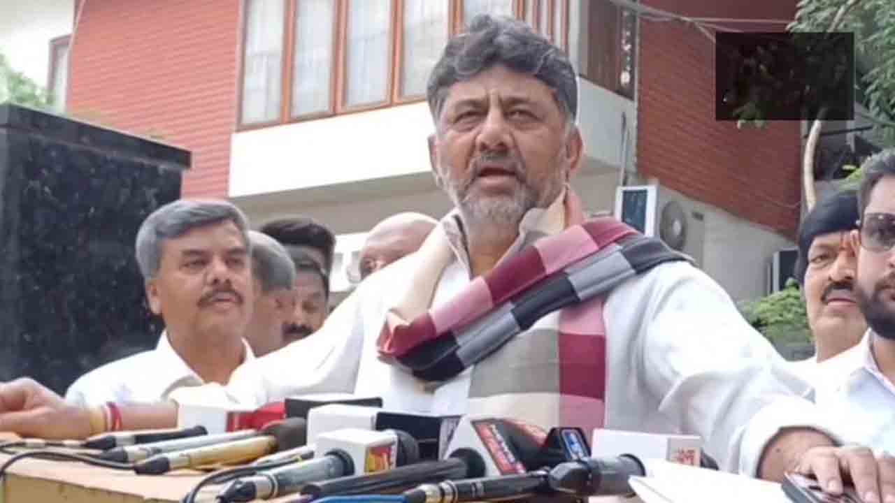 DK Shiva Kumar | ఆర్సీబీ ఆటగాళ్లు రాష్ట్రం గర్వించేలా చేశారు : కర్ణాటక డిప్యూటీ సీఎం