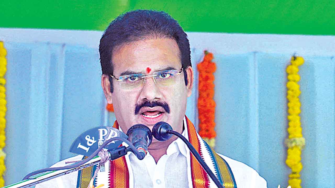 జై బాపు.. జై జగన్.. రాష్ర్టావతరణ వేడుకలో ప్రభుత్వ విప్ రామచంద్రునాయక్
