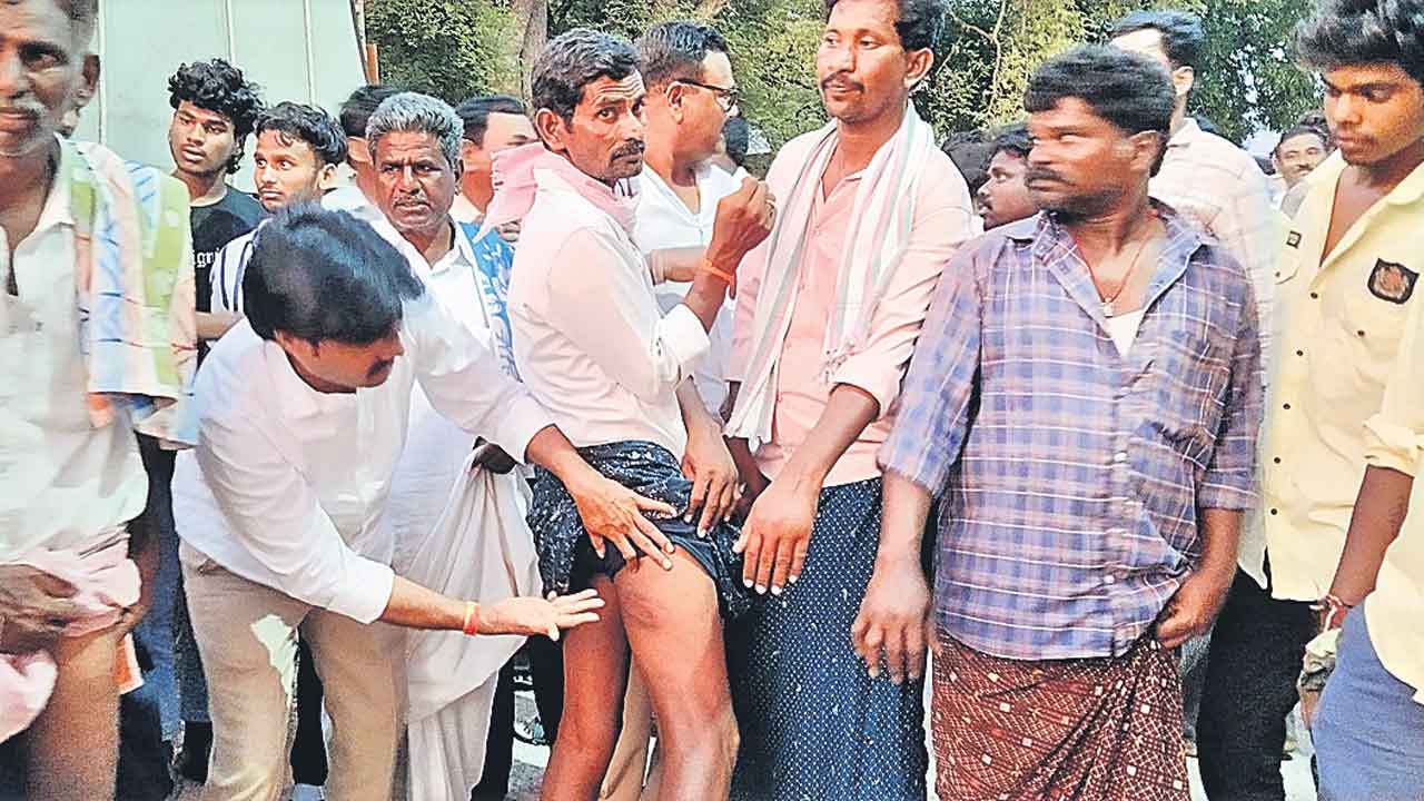 రైతులపై హత్యాయత్నం కేసులు