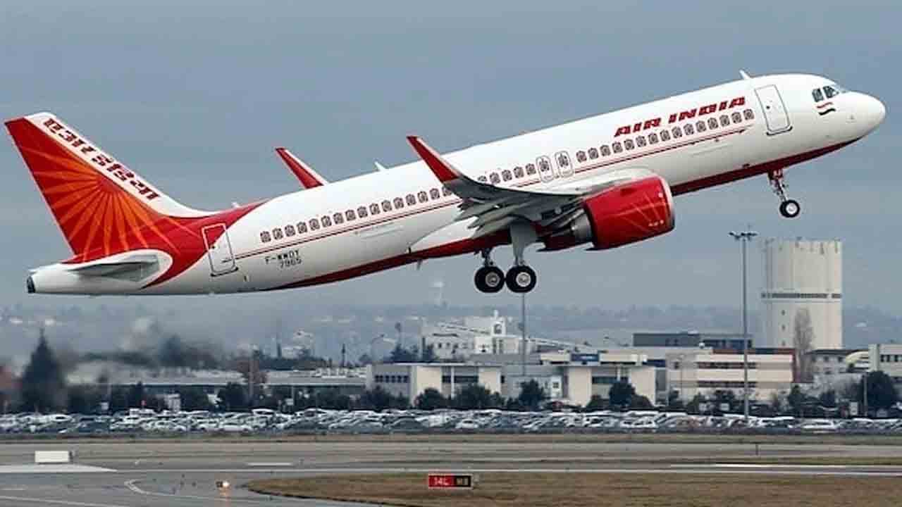 ఎయిరిండియా విమానానికి బాంబు బెదిరింపు