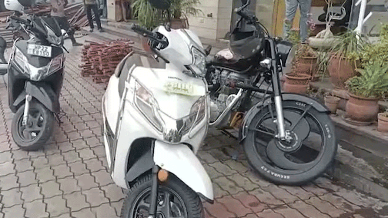 VIP number | స్కూటీ ధర రూ.లక్ష.. ఫ్యాన్సీ నెంబర్‌ కోసం రూ.14 లక్షలు చెల్లించిన వ్యక్తి..!