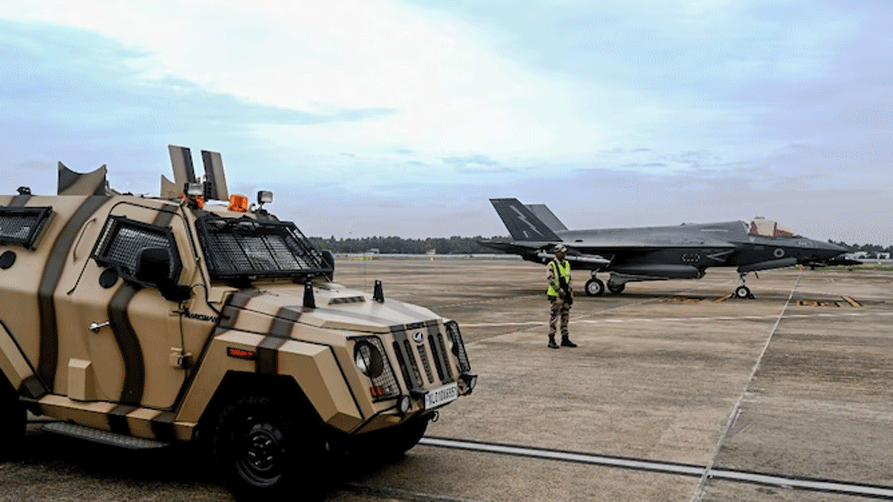 F 35B Fighter Jet | భారత్‌లోనే బ్రిటన్‌ ఫైటర్‌ జెట్‌.. రిపేర్ల కోసం త్వరలో బ్రిటన్ నుంచి 40 మంది ఇంజినీర్ల బృందం రాక