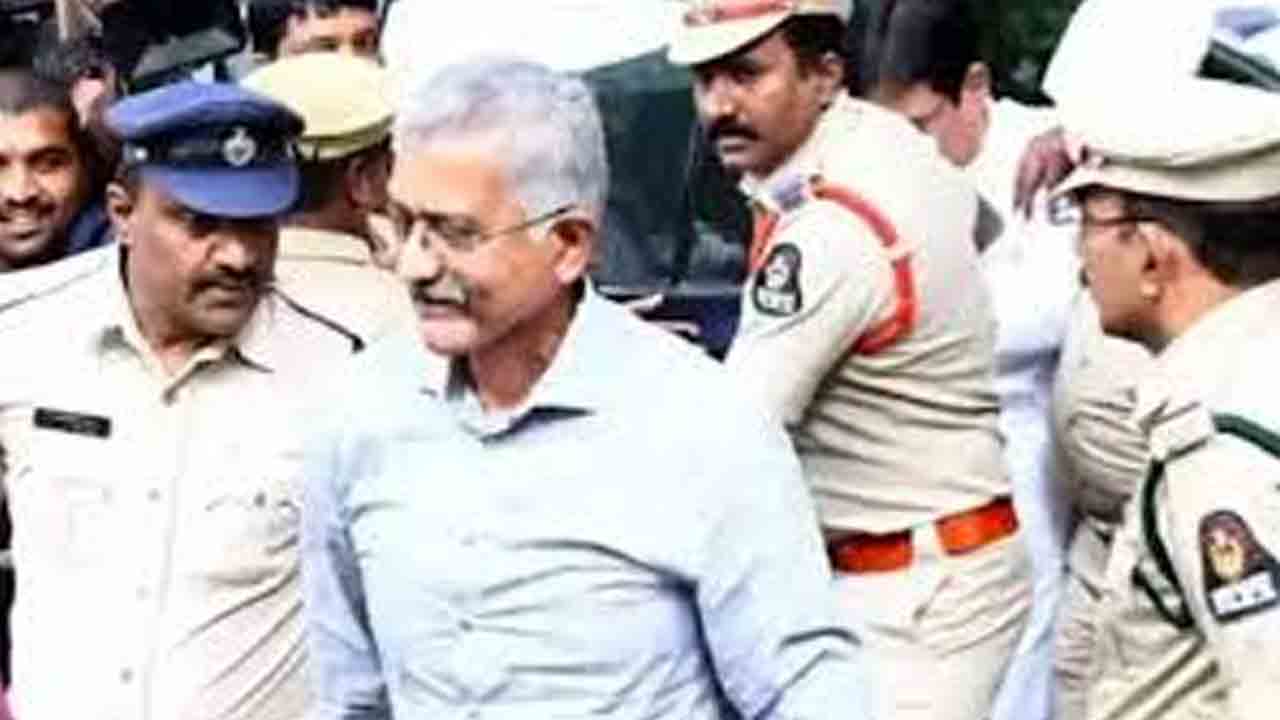 5 గంటలపాటు ప్రణీత్‌రావు విచారణ