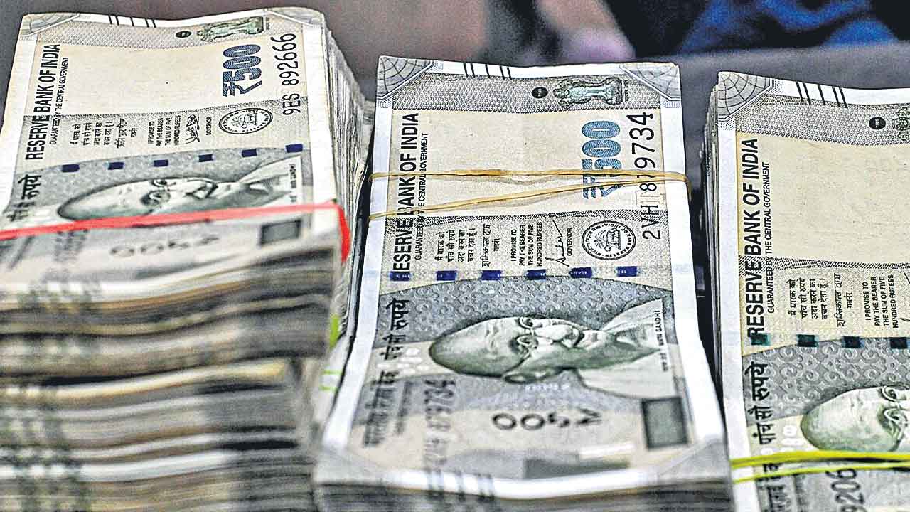 రెవెన్యూ లోటు 5,037 కోట్లు.. రాష్ట్ర ప్రభుత్వ ఖర్చులకు తగ్గట్టుగా పెరగని ఆదాయం