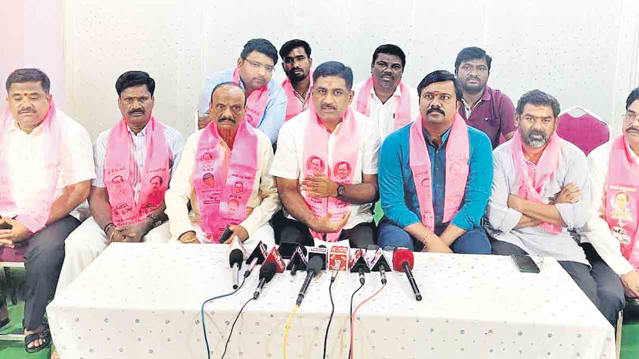 కేసీఆర్‌ను విమర్శిస్తే ఊరుకునేది లేదు