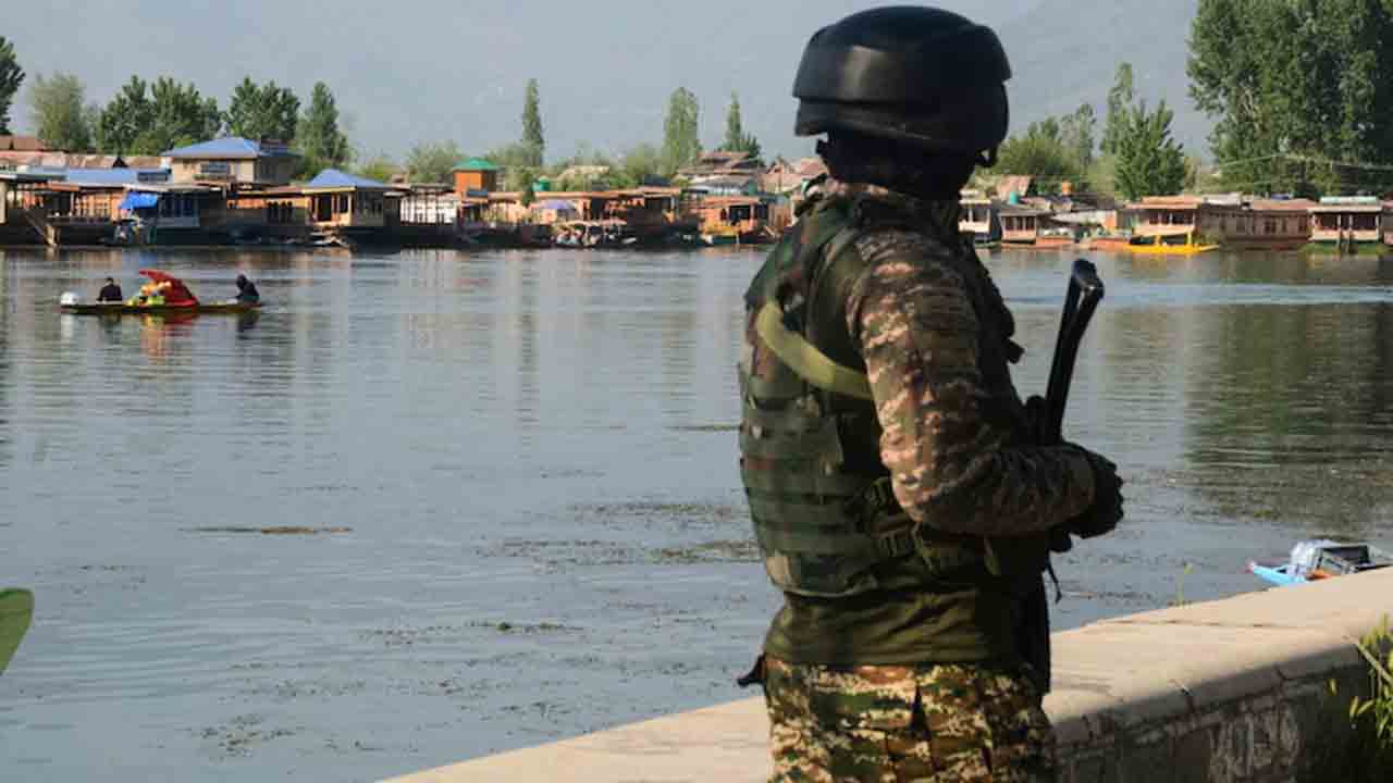 Spying | ఉగ్రవాదులతో సంబంధాలు.. ముగ్గురు ప్రభుత్వ ఉద్యోగులను తొలగించిన జమ్ము కశ్మీర్‌ ప్రభుత్వం