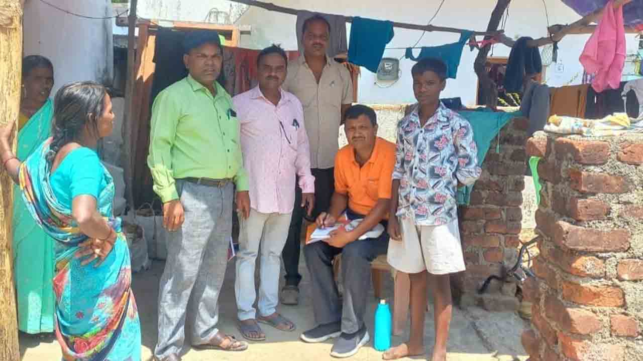 Govt Colleges | ప్రభుత్వ కాలేజీల్లోనే మెరుగైన విద్య.. ఇంటింటి ప్రచారంలో లెక్చరర్లు