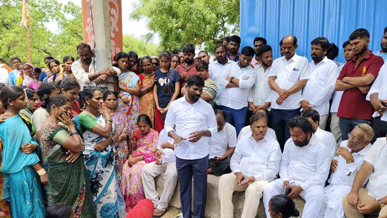 పునరావాసం కల్పించాలి