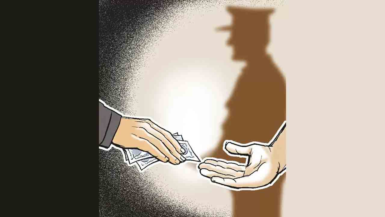 వసూల్రాజాలపై వేటు