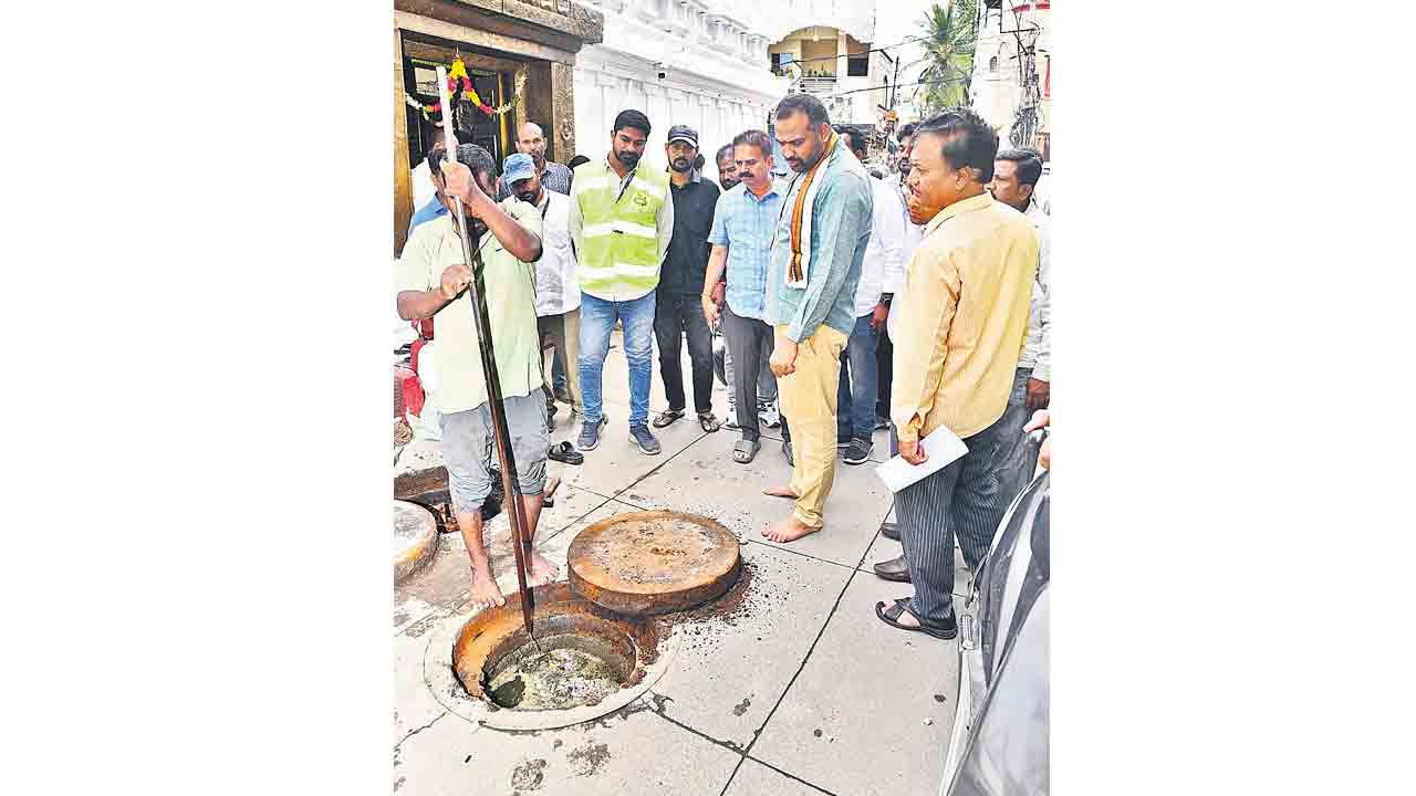 భక్తులకు అసౌకర్యం కలగొద్దు