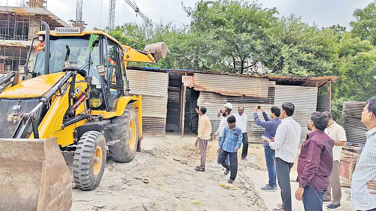 ఆక్రమణల కూల్చివేత