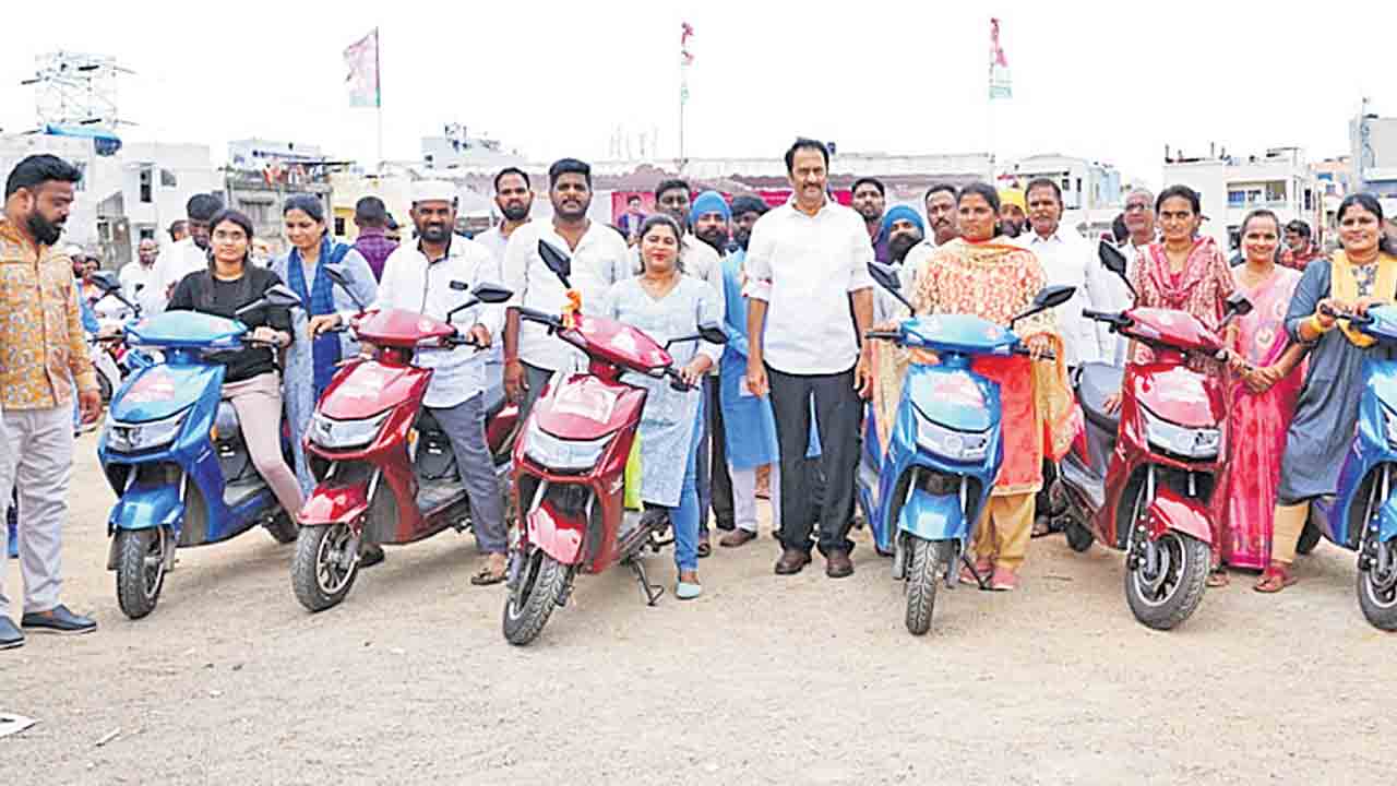 కార్యకర్తలంటే పంచ ప్రాణాలు