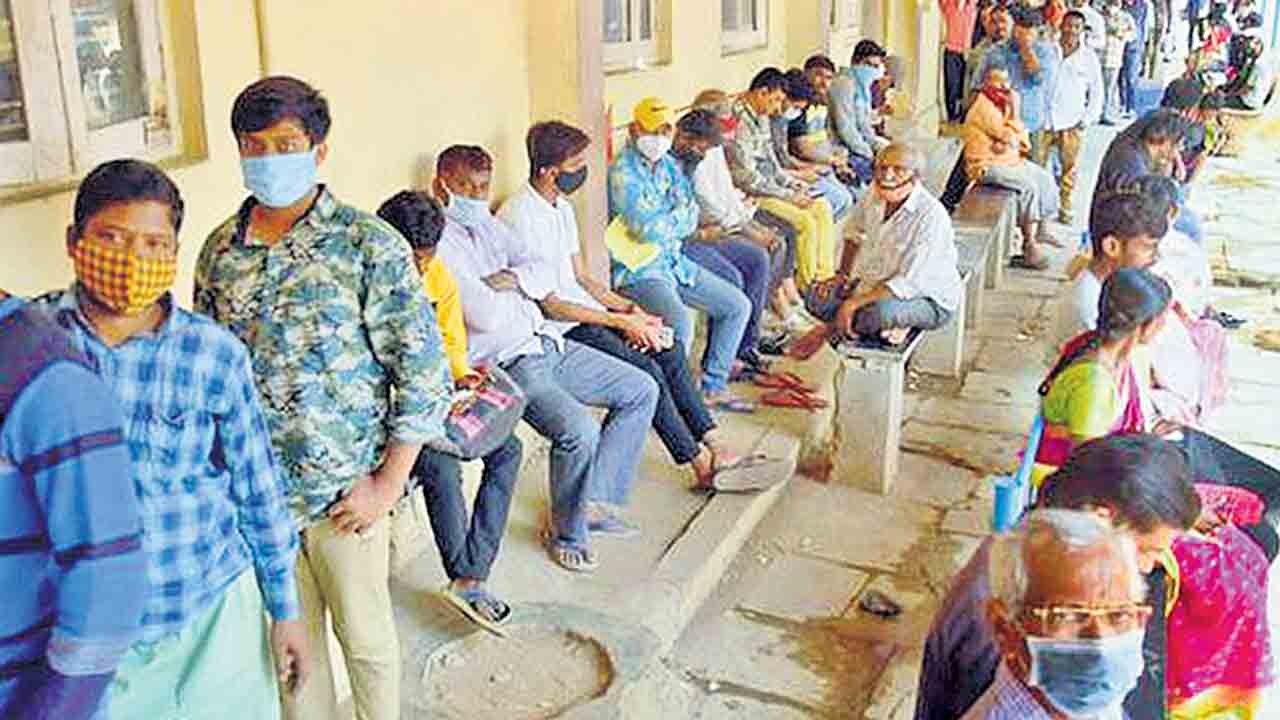 జలుబు.. జ్వరం విజృంభిస్తున్న సీజనల్‌