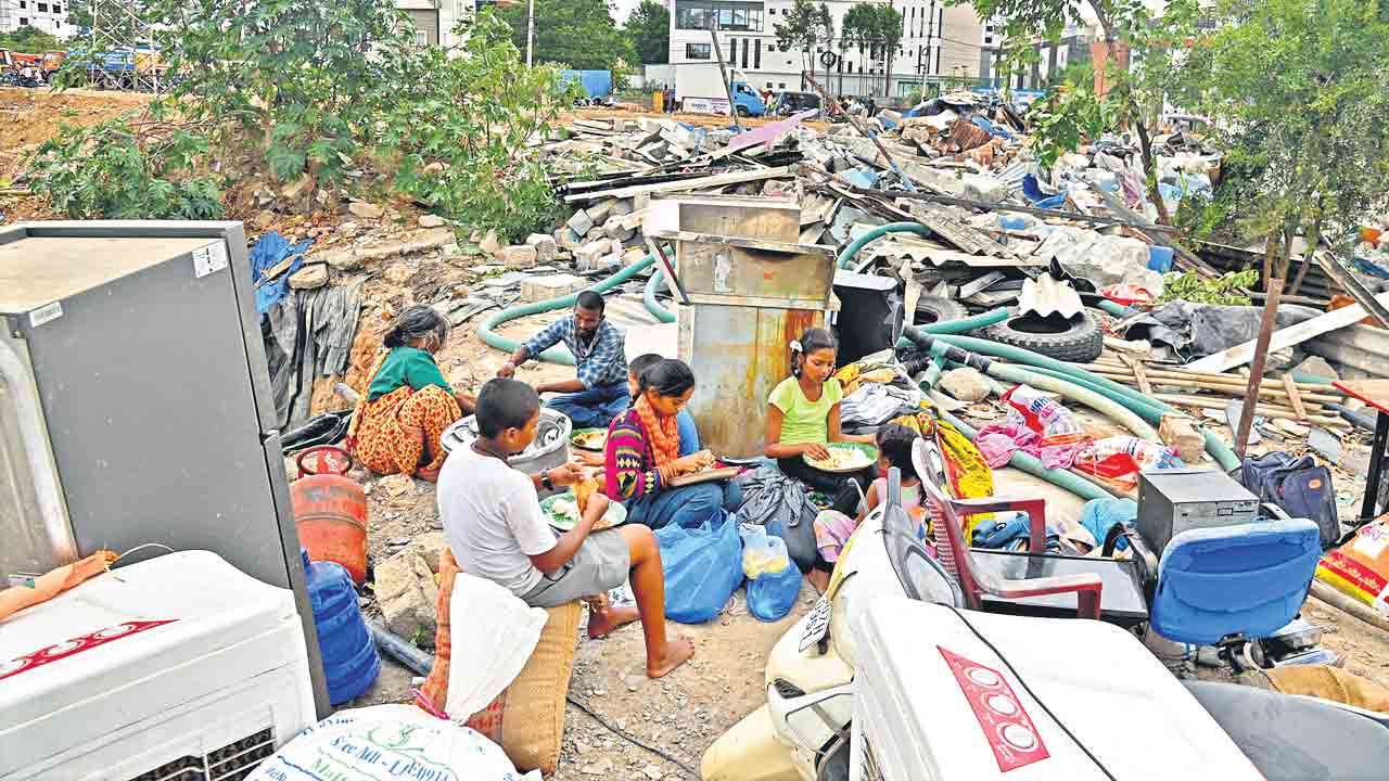 పేదలపై హైడ్రా కక్ష సాధింపు