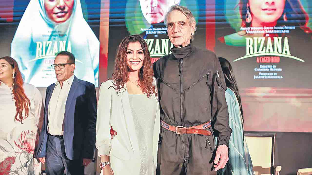 హాలీవుడ్‌లో వరలక్ష్మి శరత్‌కుమార్‌