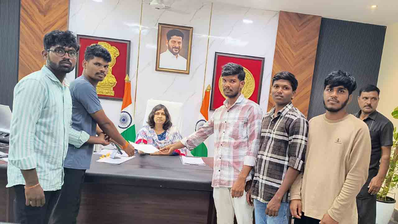 అర్ధాకలితో అలమటిస్తున్న విద్యార్థులు