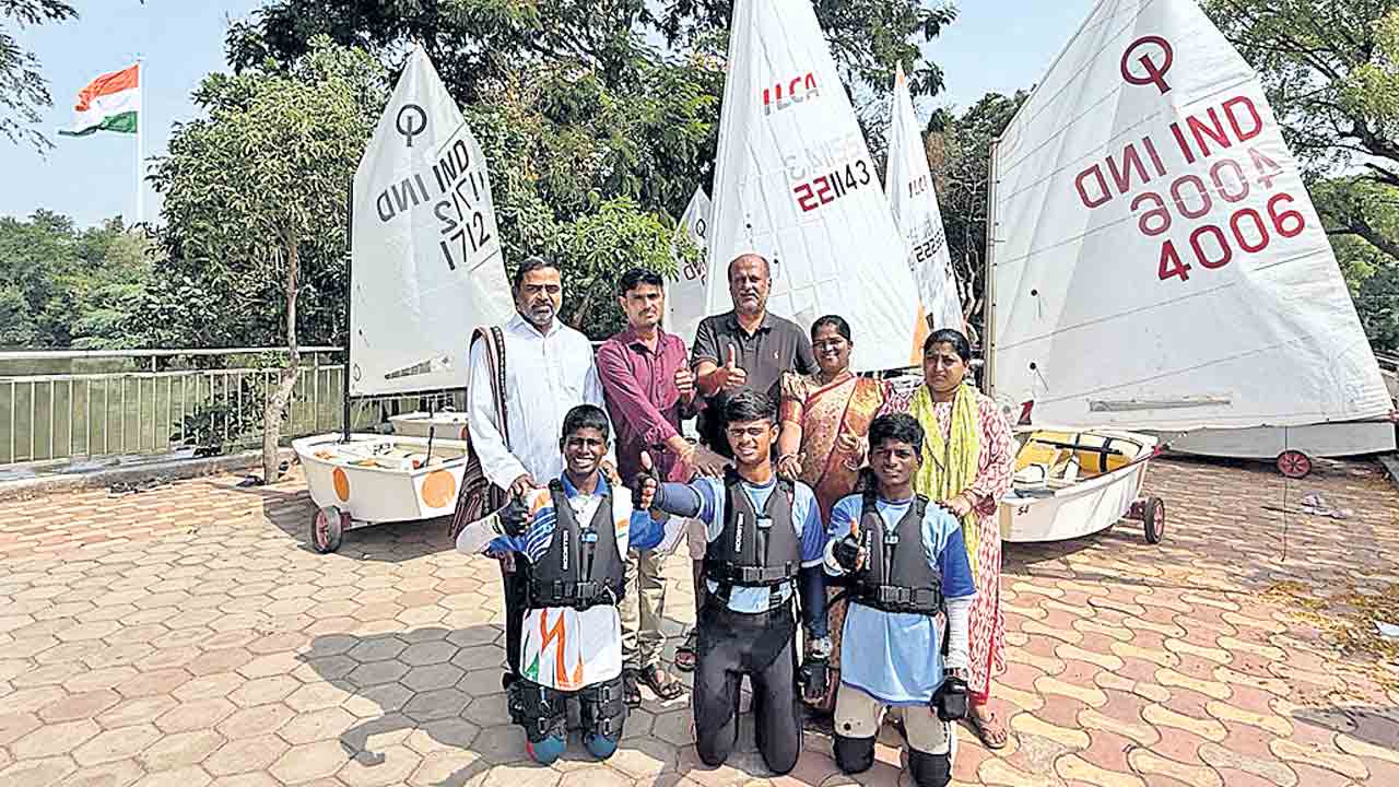 నేవీ యూత్‌ స్పోర్ట్స్‌కు హైదరాబాద్‌ సెయిలర్లు
