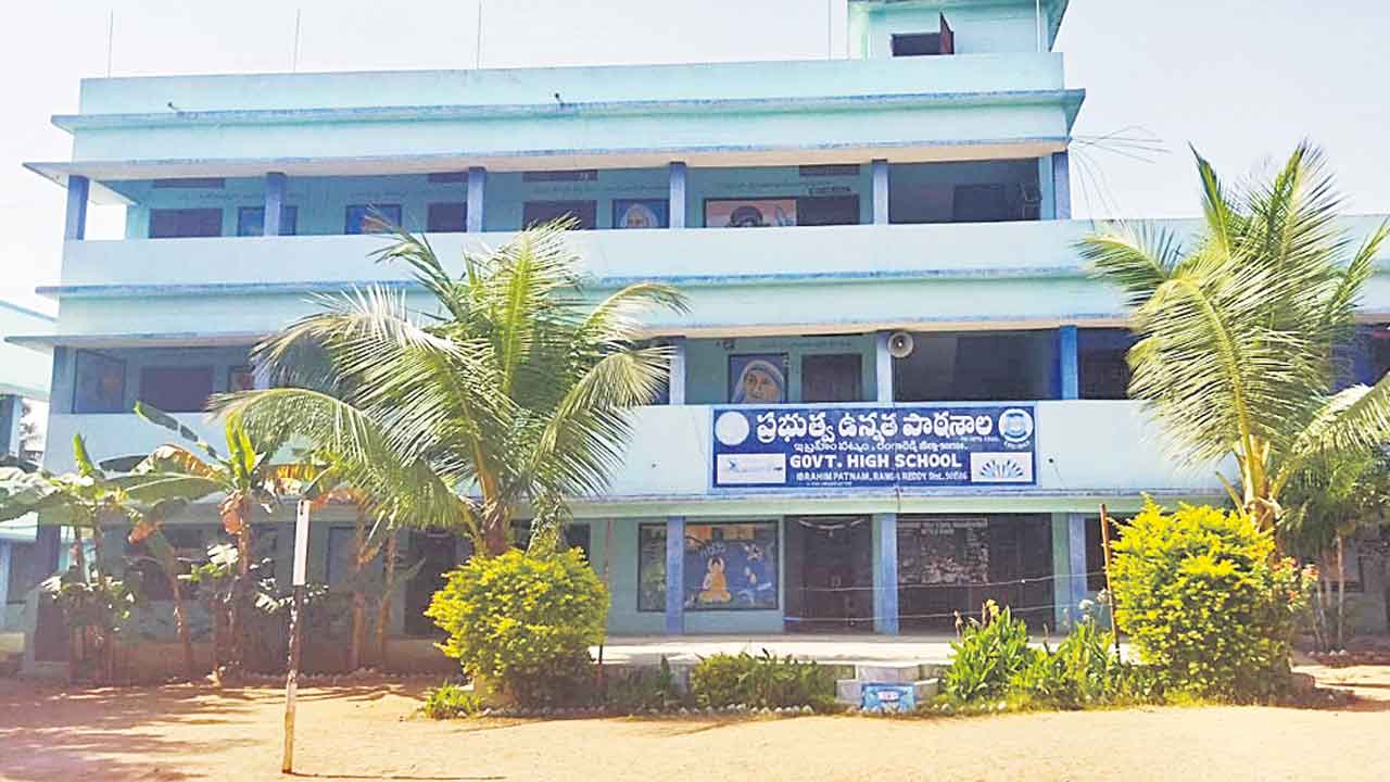 సర్కారు విద్య మిధ్యేనా..?