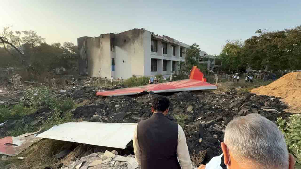 Vijay Rupani | ఇంకా గుర్తుదొరకని విజయ్‌ రూపానీ మృతదేహం.. కొనసాగుతున్న గుర్తింపు ప్రక్రియ..!