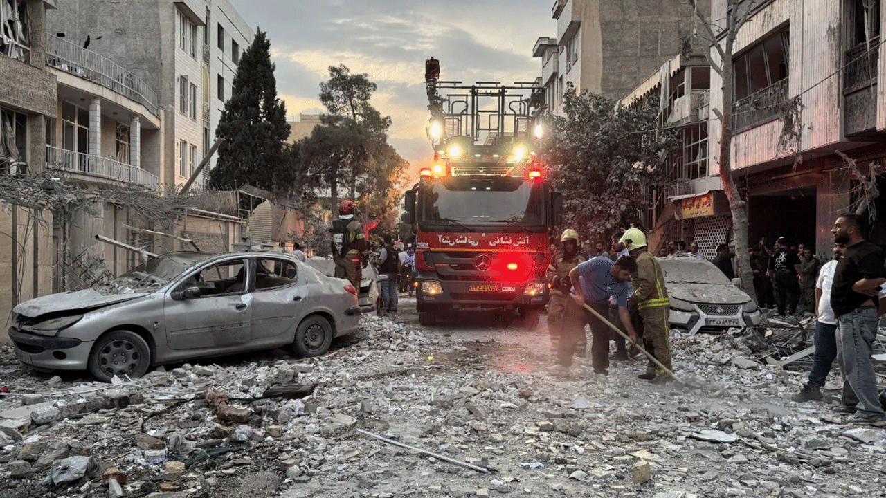 Indian Students | ఇరాన్ నుంచి అర్మేనియా చేరుకున్న 110 మంది భారతీయ విద్యార్థులు.. రేపు ఢిల్లీకి