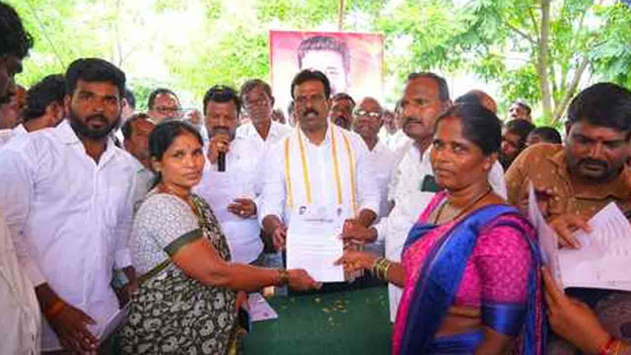 MLA Madhusudhan Reddy | ఇందిరమ్మ ఇండ్ల నిర్మాణాలను వేగవంతంగా పూర్తి చేయాలి : దేవరకద్ర ఎమ్మెల్యే మధుసూదన్ రెడ్డి