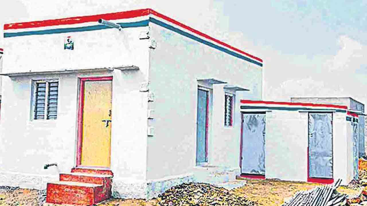 Indiramma Illu | ఇందిరమ్మ ఇండ్ల లబ్ధిదారులకు తిప్పలు.. ఒక్కో లబ్ధిదారుడిపై రూ.2లక్షల అదనపు భారం