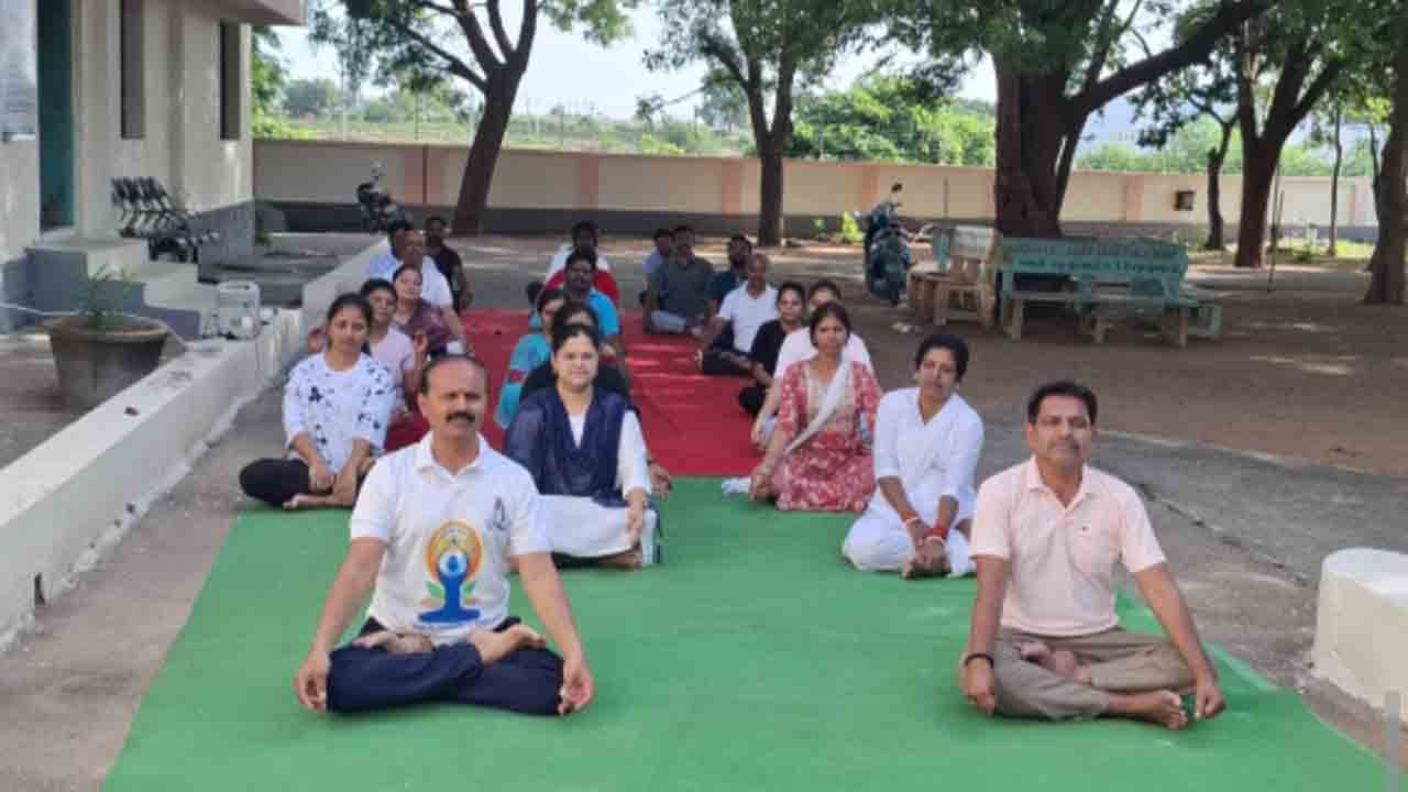 International Yoga Day |  సిద్దిపేట జిల్లాలో ఘనంగా అంతర్జాతీయ యోగా దినోత్సవం