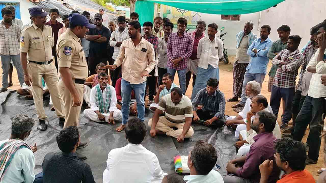 Lift President Election | పోలీసుల బందోబస్తు మధ్య లిఫ్ట్ ప్రెసిడెంట్ ఎన్నిక