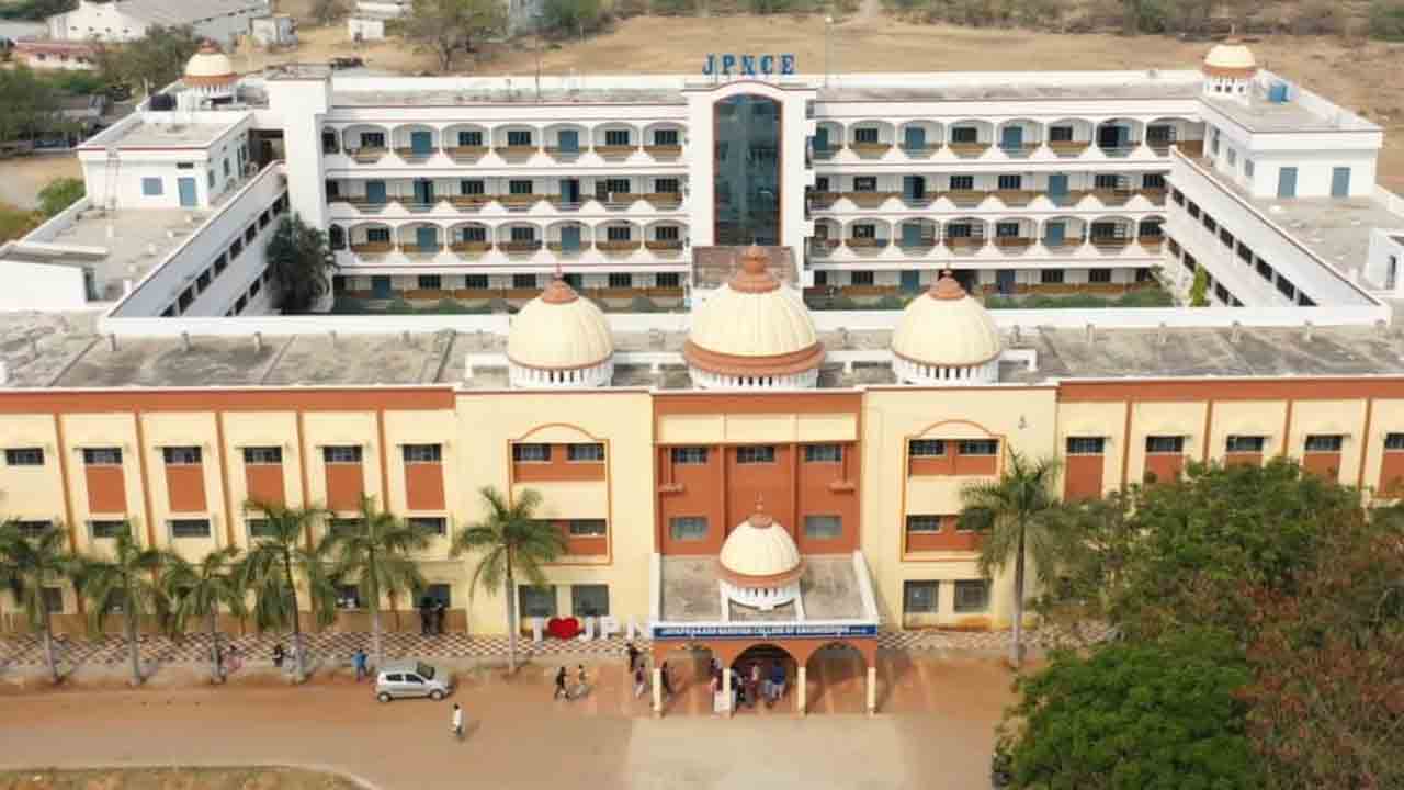 సాంకేతిక విద్యకు ఊతం