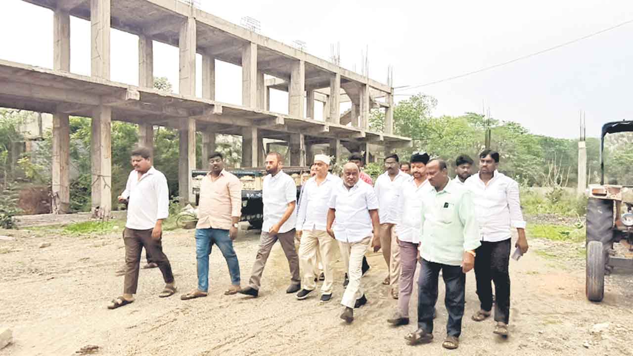 పెండింగ్‌ పనులకు నిధులు విడుదల చేయాలి.. జోగు రామన్న