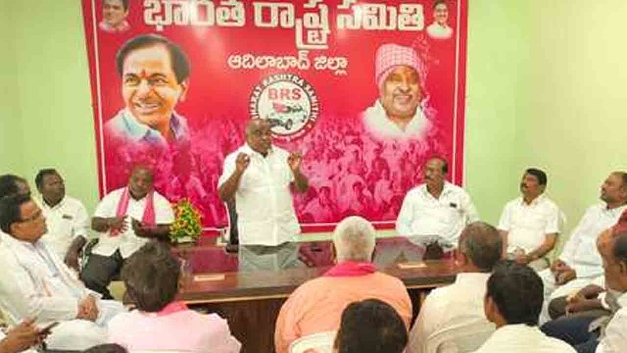 Jogu Ramanna | బీఆర్ఎస్ ఆధ్వర్యంలో పోలీస్ స్టేషన్లను ముట్టడిస్తాం : మాజీ మంత్రి జోగు రామన్న