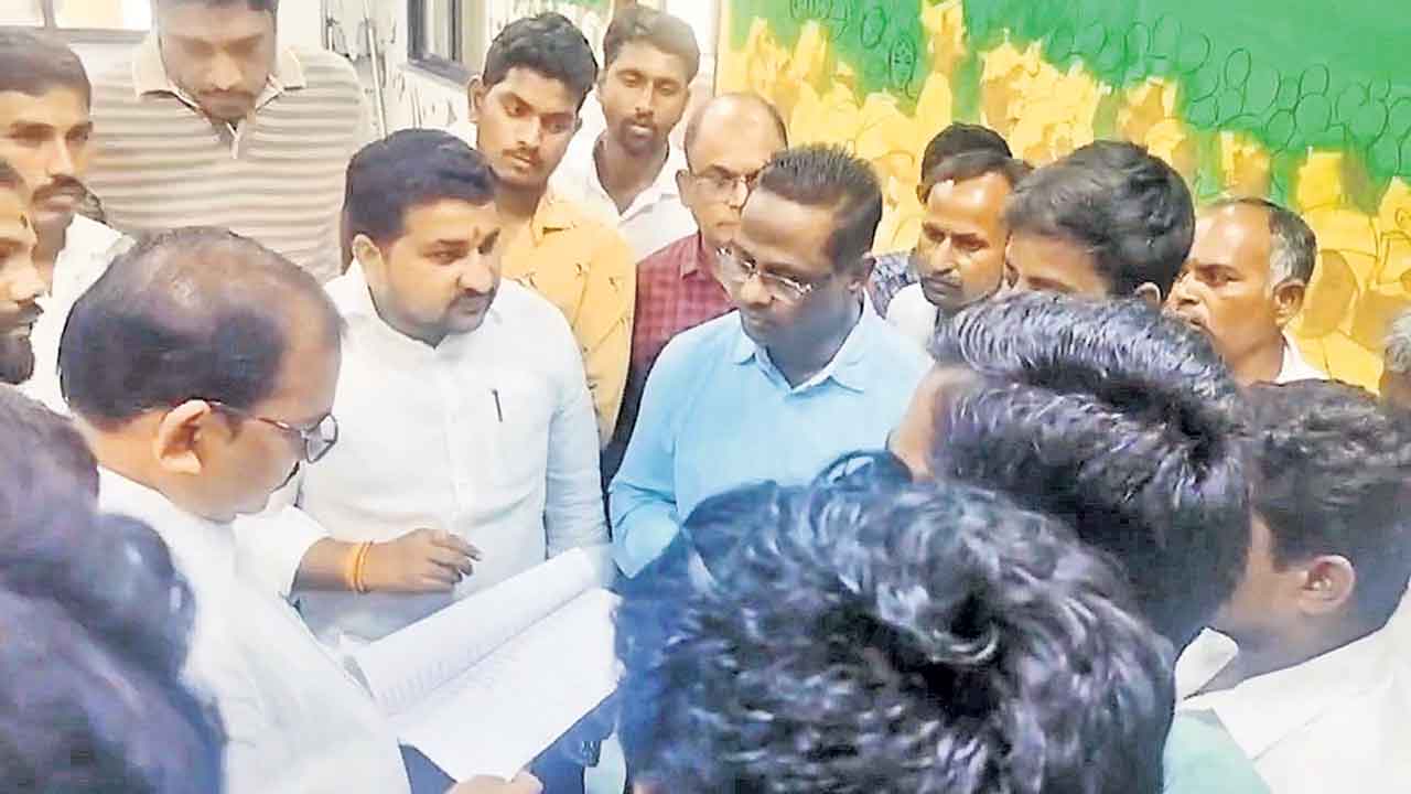 జుంటుపల్లి రైతులకు న్యాయం చేయాలి