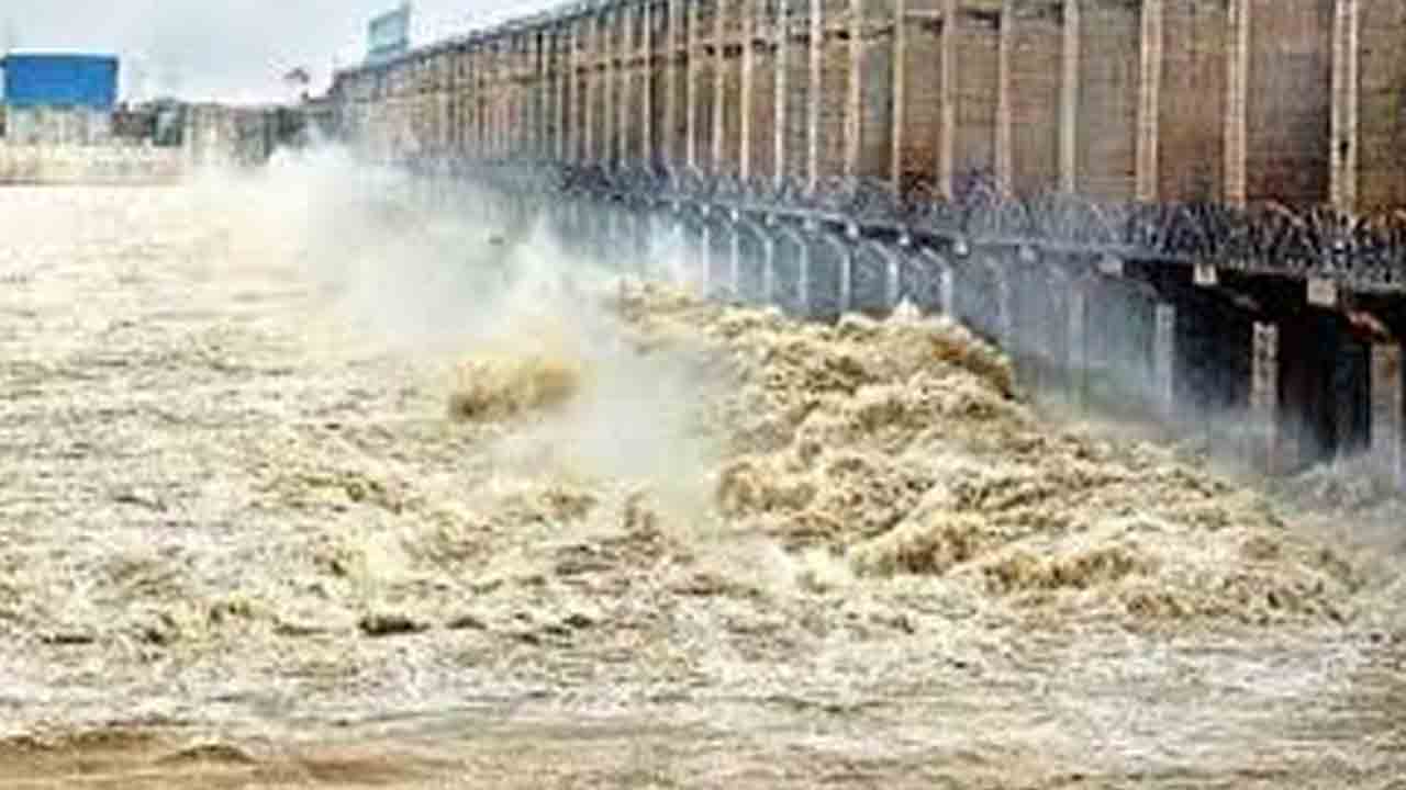 Jurala Project | జూరాలకు భారీగా వరద.. 42 గేట్లు ఎత్తివేత