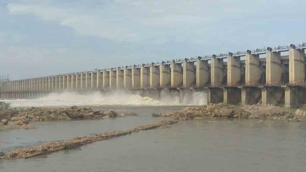 జూరాలకు పెరిగిన వరద