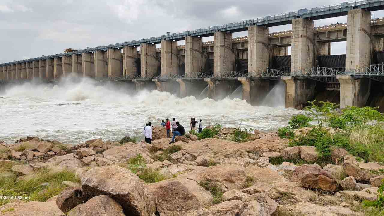 జూరాల 10 గేట్లు ఓపెన్‌