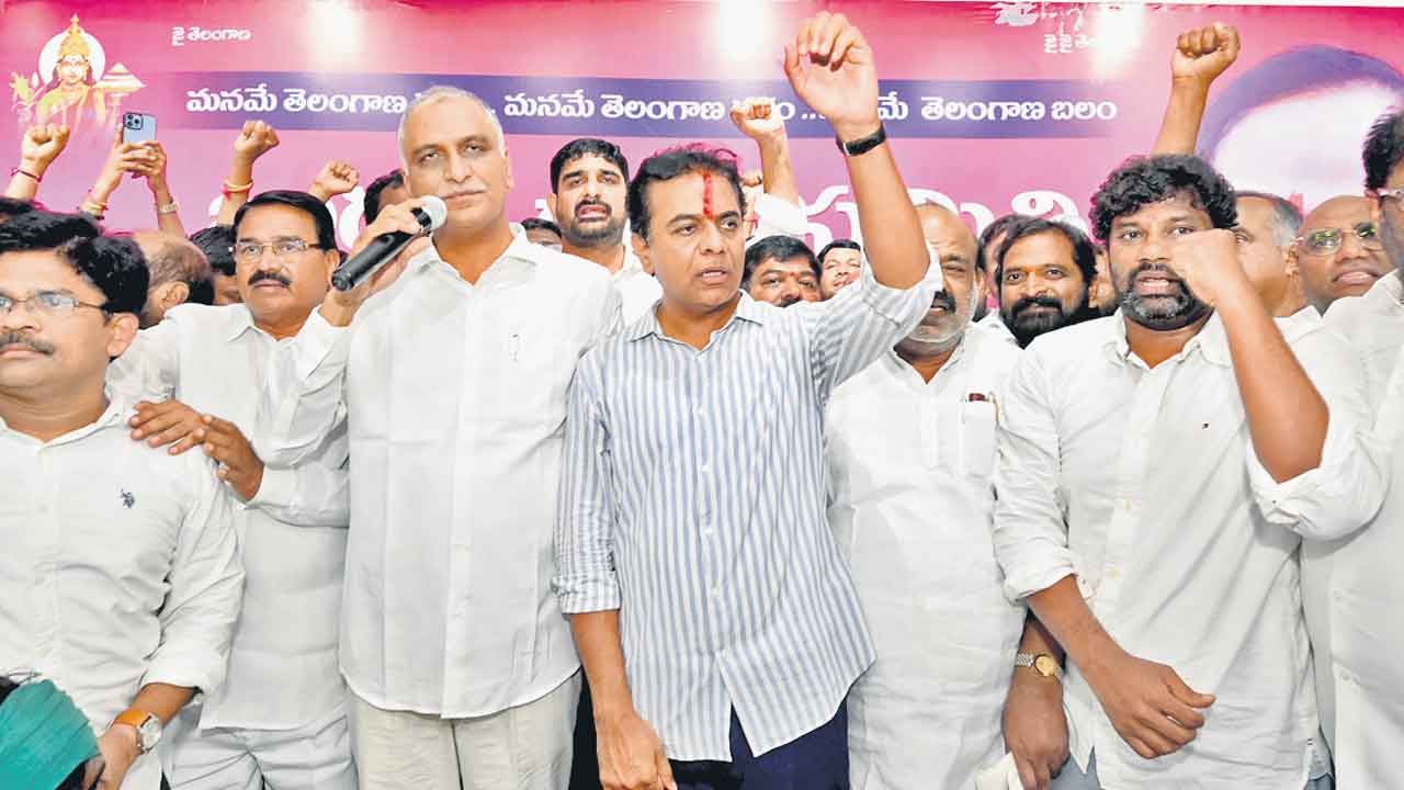 స్థానికంలో మట్టి కరిపిద్దాం.. మోసకారి కాంగ్రెస్‌పై బరిగీసి కొట్లాడుదాం: కేటీఆర్‌