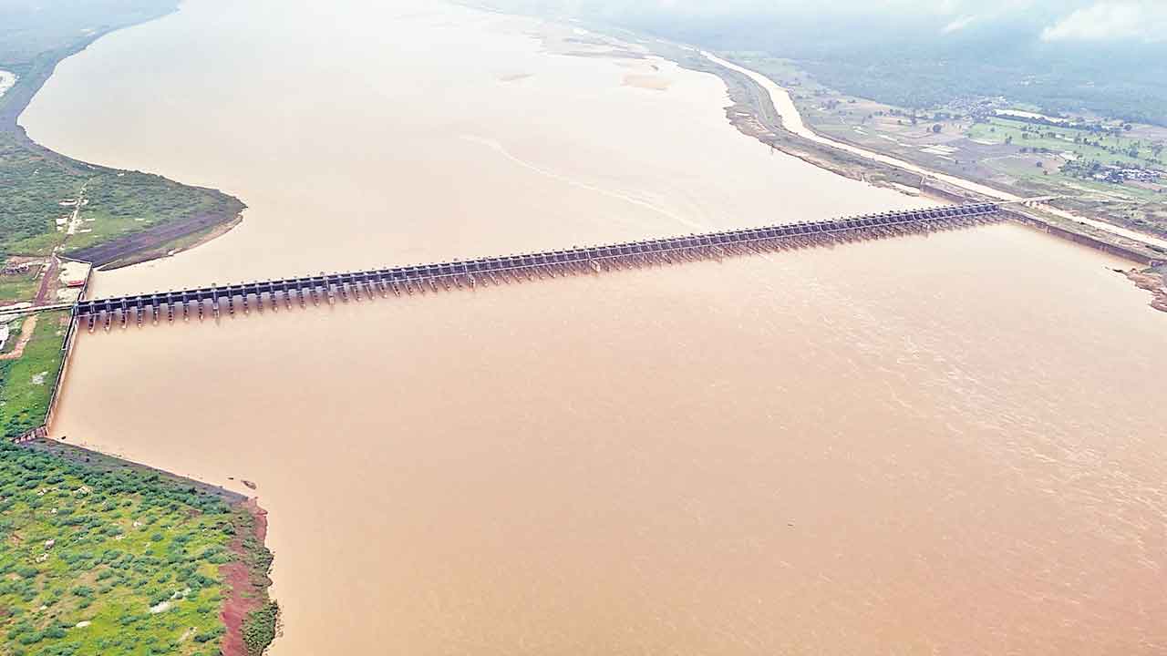 మేడిగడ్డకు ఓ నీతి.. ఎస్‌ఎల్‌బీసీకి ఓ రీతి