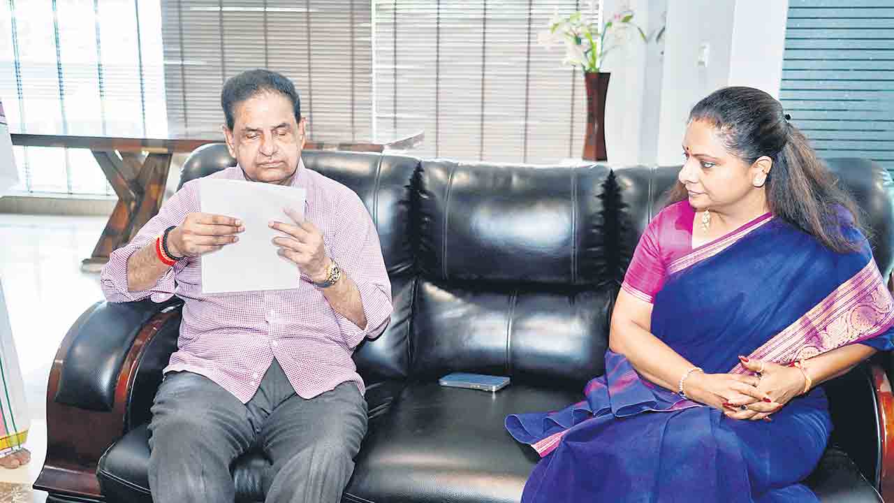 టీటీడీ చైర్మన్‌తో ఎమ్మెల్సీ కవిత భేటీ