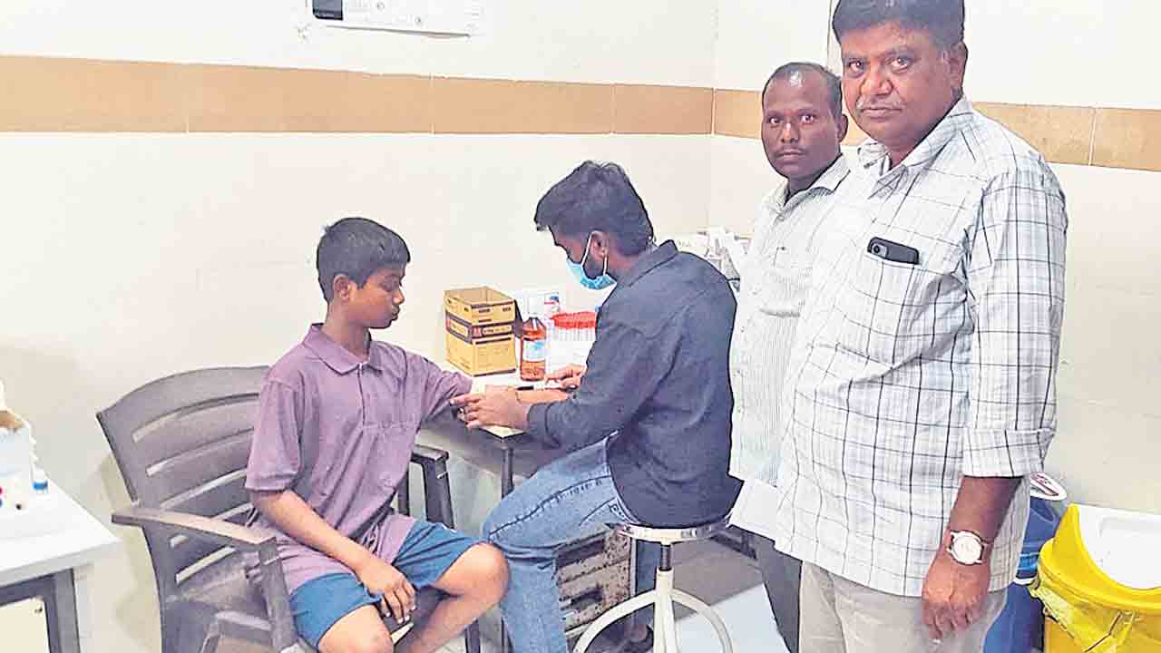 కలుషిత ఆహారంతిని విద్యార్థులకు అస్వస్థత !