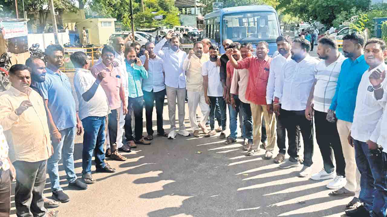 కౌశిక్‌రెడ్డి అరెస్ట్‌పై ఆగ్రహం