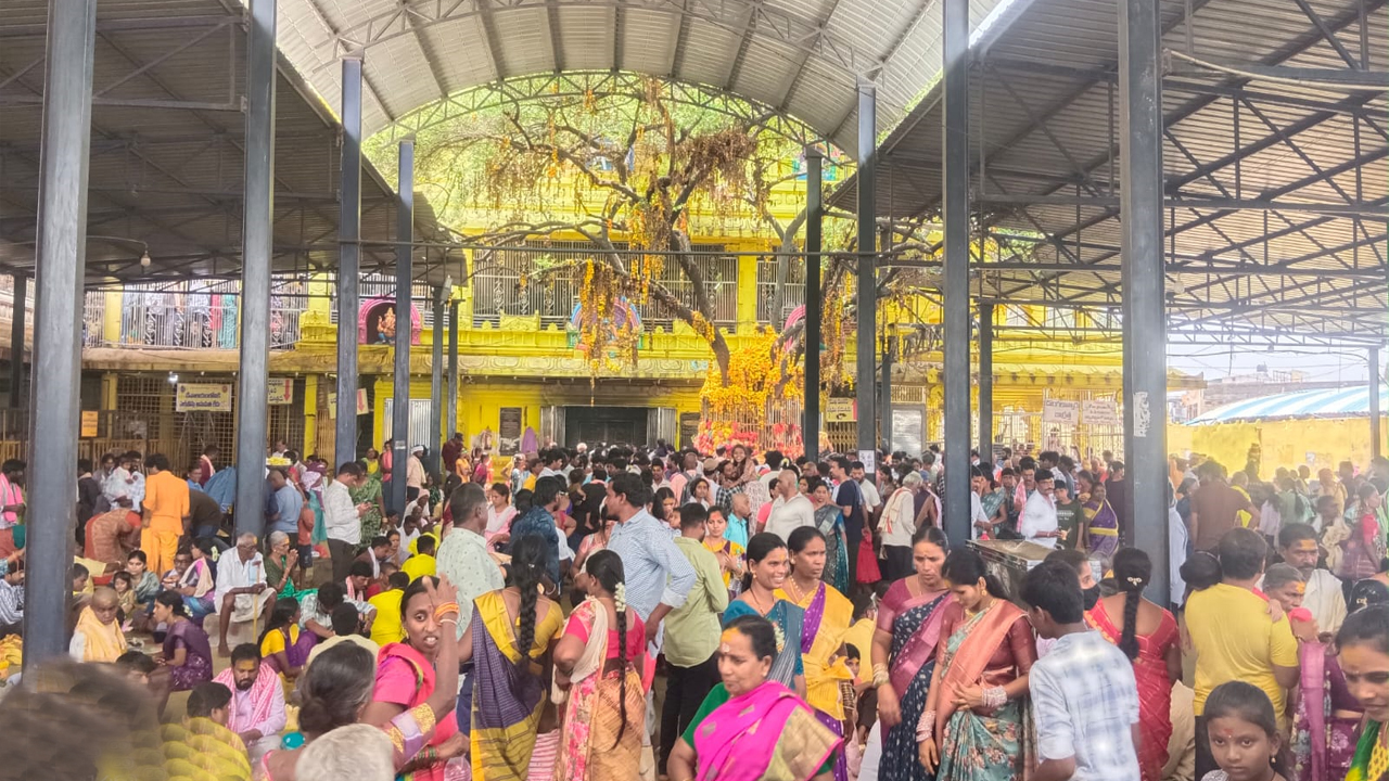 Komuravelli | కొమురవెల్లి మల్లన్న క్షేత్రంలో భక్తుల రద్దీ..