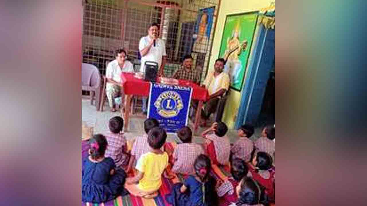 Pedda Arepally | లయన్స్ క్లబ్ వితరణ.. ప్రాథమిక పాఠశాలకు మైక్ సౌండ్ సెట్ అందజేత..!