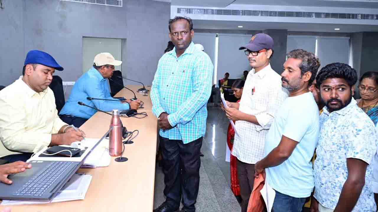 Labour Officer | లేబర్‌ ఆఫీసర్‌ను అందుబాటులో ఉంచండి.. కలెక్టర్‌ రాహుల్‌రాజ్‌కు యువకుల విజ్ఞప్తి