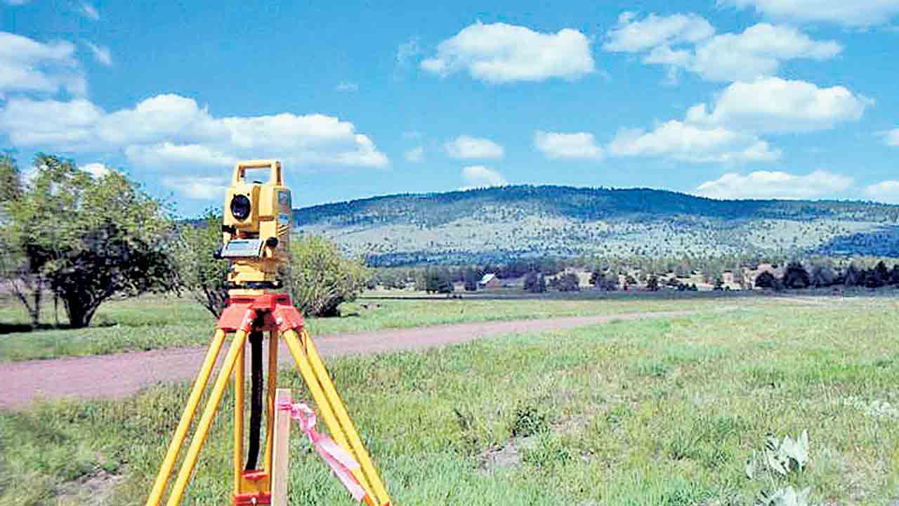 భూముల సర్వే కోసం ఎదురుచూపులే..