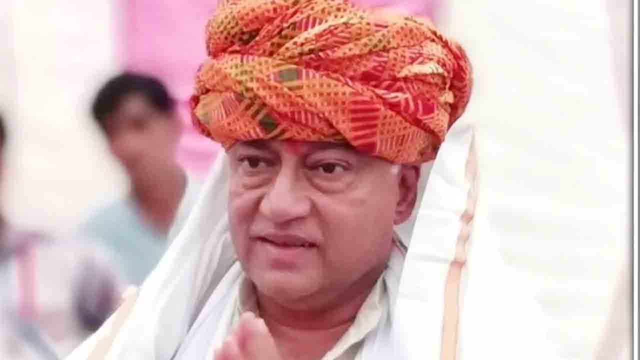 Laxman Singh | రాహుల్‌గాంధీపై విమర్శలు.. డిగ్గీ రాజా సోదరుడిపై బహిష్కరణ వేటు