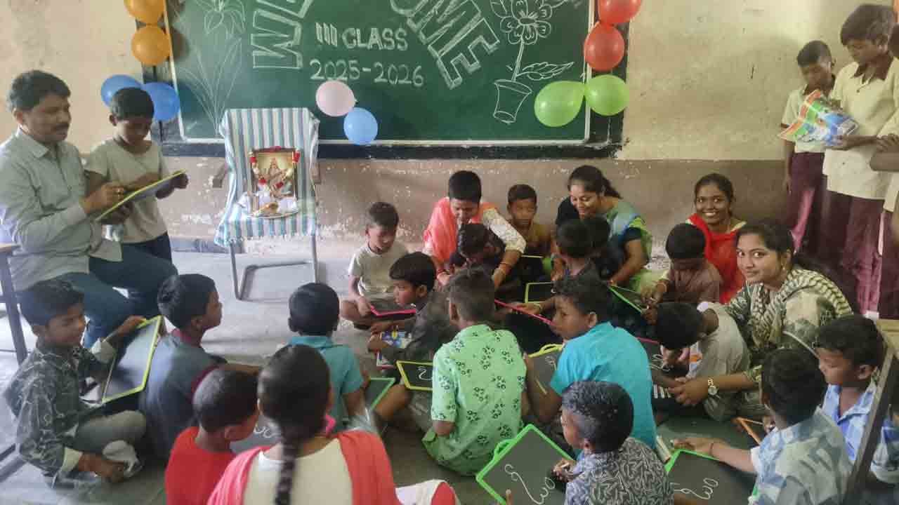 Tribal Students | ఆదివాసీ విద్యార్థులకు విద్యాబుద్ధులు చెప్పడం అదృష్టం