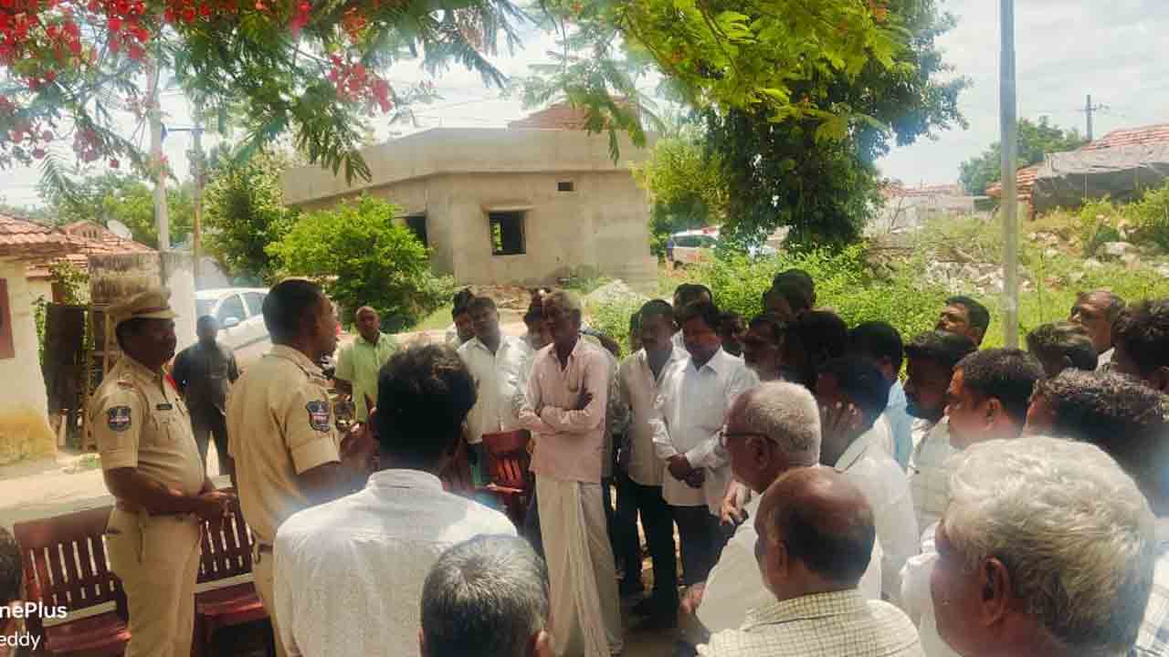 Local Body Elections | ప్రజాస్వామ్య బద్ధంగా ఎన్నికలు నిర్వహించేందుకు ప్రజలు సహకరించాలి : సీఐ షేక్ లతీఫ్